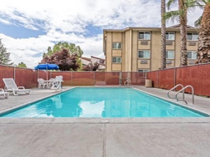 Super 8 By Wyndham Sacramento Hotel Exterior photo